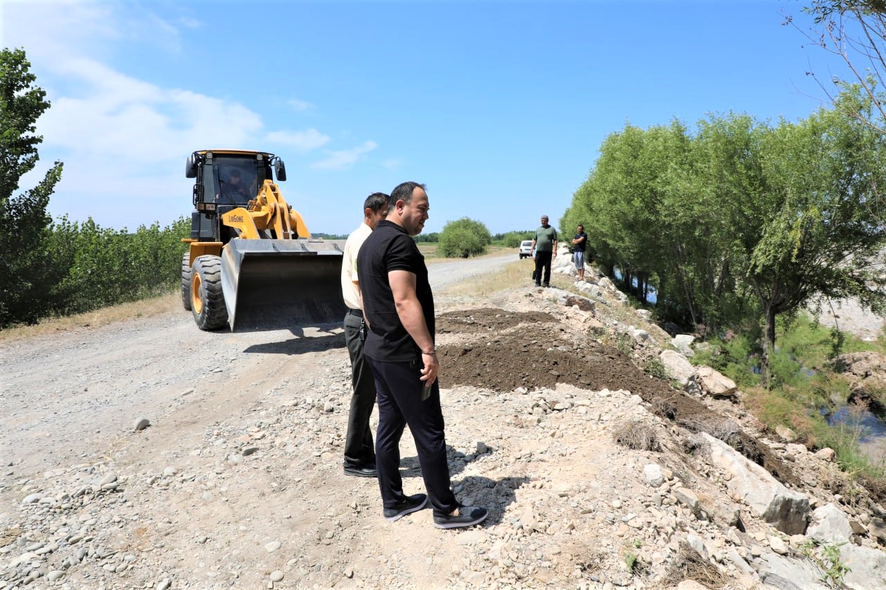 Andijonda yana bir tadbirkorlik subyekti tomonidan daryoning yemirilayotgan qirg‘og‘i mustahkamlandi
