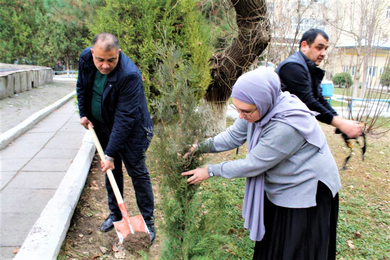 “Yashil makon” umummilliy loyihasi doirasida ko'chat ekish tadbiri o’tkazildi